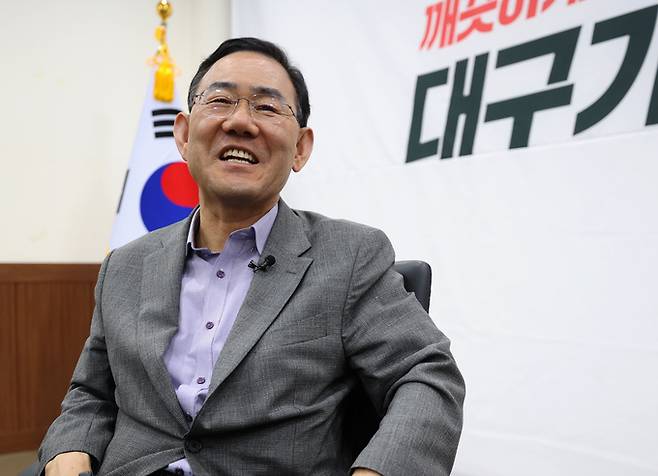▲ 주호영 국회부의장이 20일 대구 수성구 국민의힘 대구광역시당에서 경북일보TV '만나GO'에 출연하고 있다. 권남인 기자 kni@kyongbuk.com