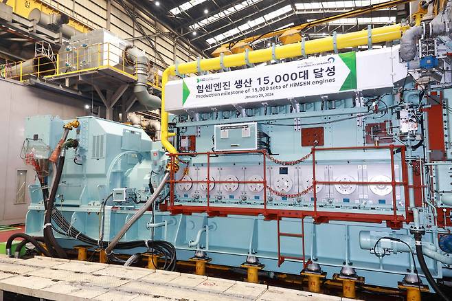 2024년 HD현대중공업이 1만5000번째로 생산한 '힘센엔진'의 모습.(사진제공=HD현대중공업)