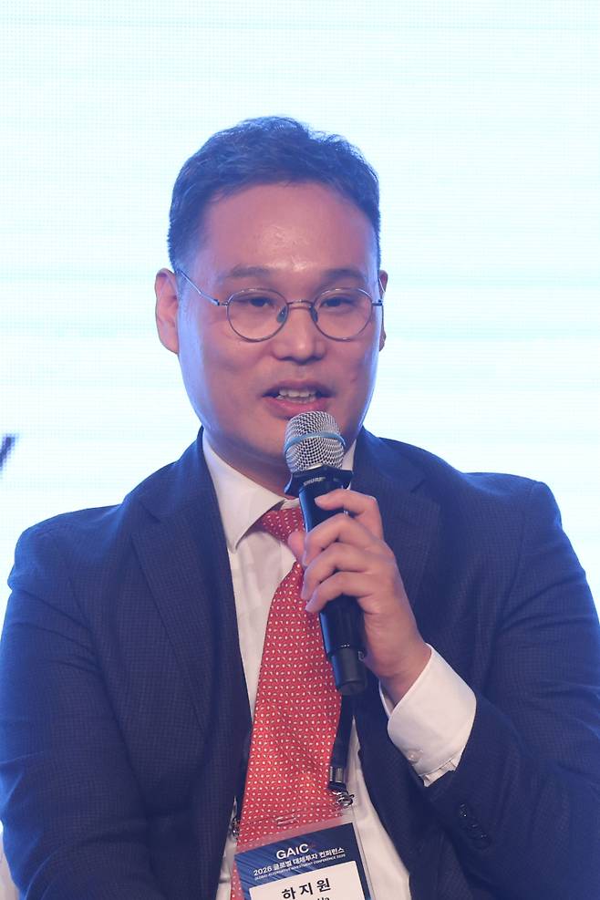하지원 법무법인 알타미미 변호사가 21일 서울 중구 더플라자호텔 그랜드볼룸에서 열린 '2026 글로벌 대체투자 컨퍼런스(GAIC)'에서 '글로벌 안보 재편: 방산 투자 슈퍼사이클' 주제로 토론을 하고 있다. (사진=이영훈 기자)