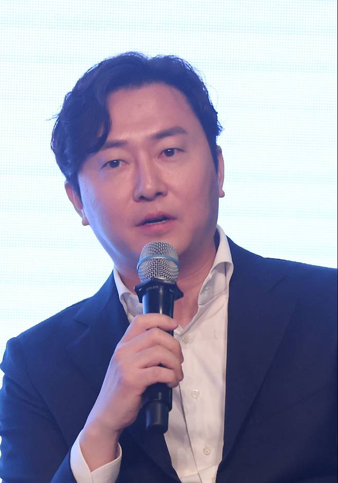존 리 세파이어테크놀로지그룹 대표가 21일 서울 중구 더플라자호텔 그랜드볼룸에서 열린 '2026 글로벌 대체투자 컨퍼런스(GAIC)'에서 '글로벌 안보 재편: 방산 투자 슈퍼사이클' 주제로 토론을 하고 있다. (사진=이영훈 기자)