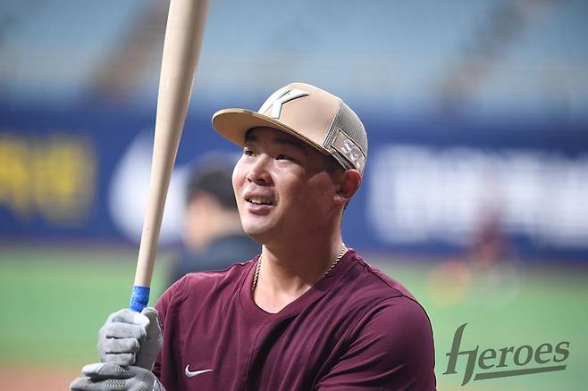 키움 히우라가 21일 서울 고척스카이돔에서 열리는 2026 KBO리그 SSG전에 앞서 타격 훈련을 소화하고 있다. 사진 | 키움 히어로즈