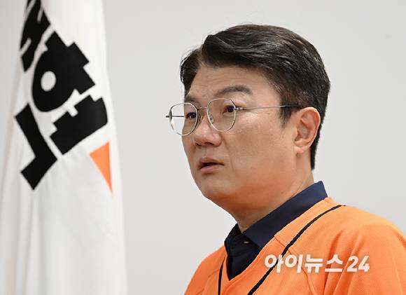 김정철 개혁신당 서울시장 후보가 20일 서울 여의도 국회에서 아이뉴스24와 인터뷰를 하고 있다. [사진=곽영래 기자]