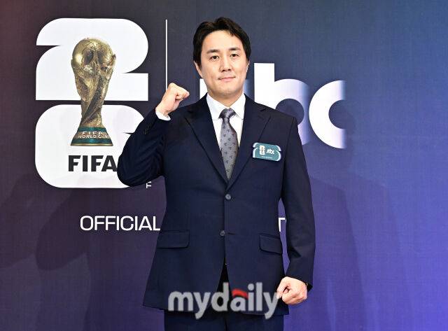 이주헌 해설위원이 21일 서울 앰배서더 풀만 호텔에서 진행된 JTBC '2026 FIFA 북중미 월드컵' 기자간담회에 참석했다. 이번 행사에는 곽준석 JTBC 방송중계단장과, 배성재·이광용·정용검 캐스터, 박지성·김환·이주헌 해설위원이 참석해 JTBC의 월드컵 중계 방향성을 소개했다. /앰배서더서울풀만호텔=한혁승 기자