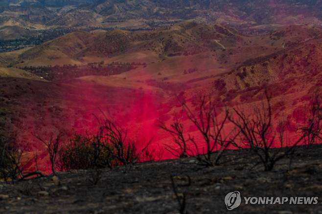 미국 캘리포니아 시미 밸리 화재 [AFP=연합뉴스. 재판매 및 DB 금지]
