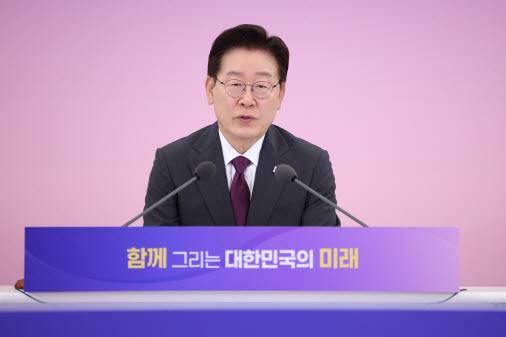 이재명 대통령이 21일 청와대에서 열린 대통령 자문회의·위원회 간담회에서 발언하고 있다.(사진=연합뉴스)