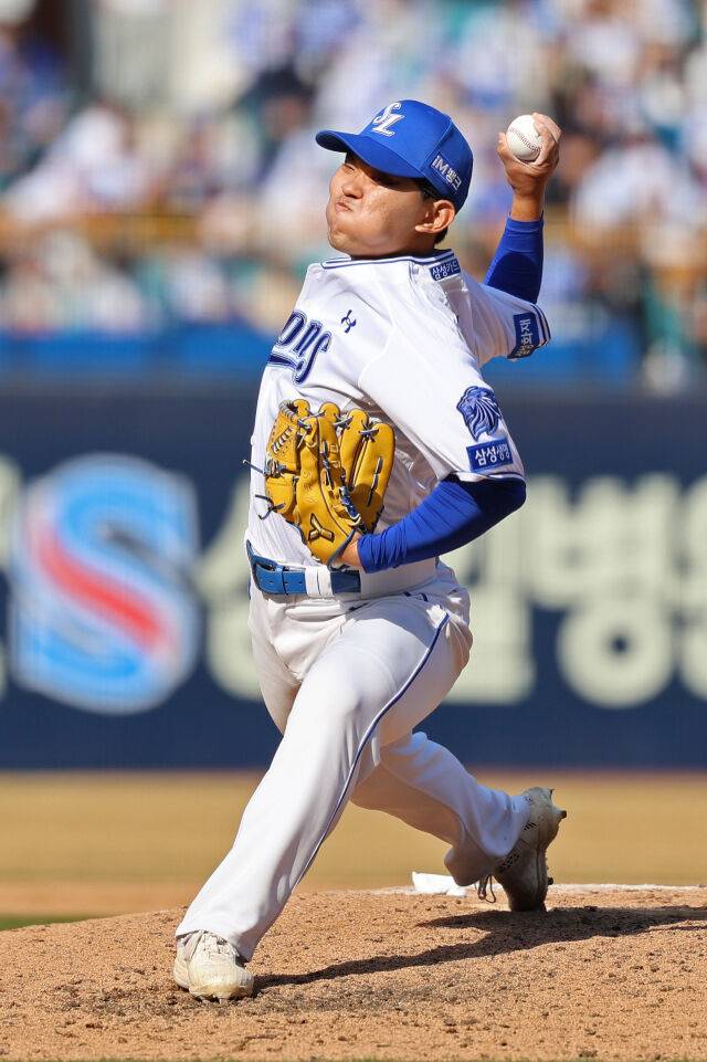 진희성이 시범경기에서 공을 던지고 있다./삼성 라이온즈 제공