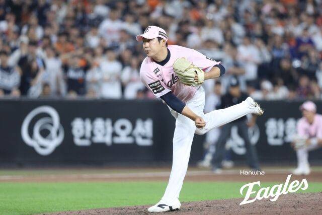 이민우가 5월 22일 대전 두산 베어스전 공을 던지고 있다./한화 이글스 제공