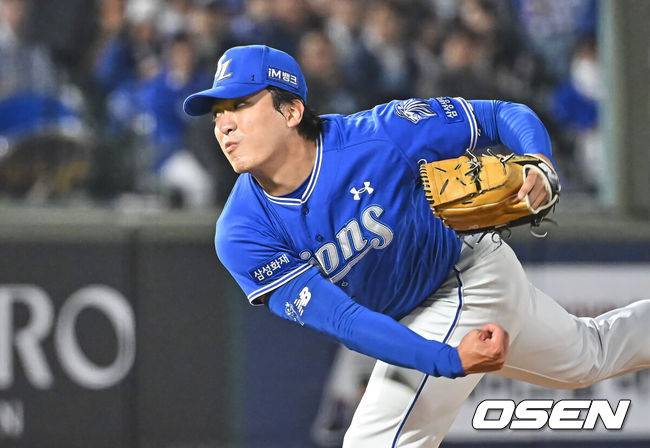 [OSEN=부산, 이석우 기자] 22일 부산 사직야구장에서 2026 신한 SOL KBO 리그 롯데 자이언츠와 삼성 라이온즈의 경기가 열렸다. 홈팀 롯데는 김진욱이, 방문팀 삼성은 오러클린이 선발 출전했다.삼성 라이온즈 이재희가 역투하고 있다. 2026.05.22 / foto0307@osen.co.kr