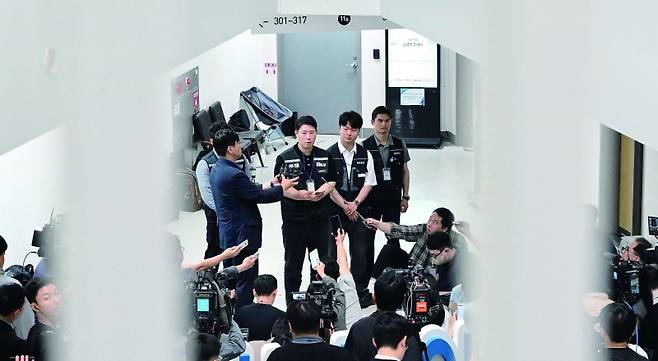 삼성 노사는 역대급 이익 앞에서 해법을 찾지 못한 채 대립했다. 이번 갈등을 공동체 통합과 미래 투자를 위한 사회적 공유 방안을 공론화하는 계기로 삼아야 하는 이유다.[사진 | 뉴시스]