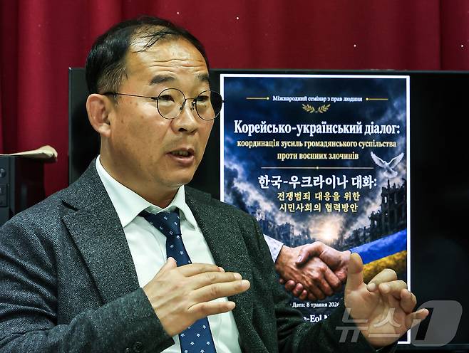 장세율 겨레얼통일연대 대표 겸 북한군자유송환비상대책위원회(비대위) 사무총장이 서울 영등포구 자신의 사무실에서 뉴스1과 인터뷰를 하고 있다. 2026.5.20 ⓒ 뉴스1 김진환 기자