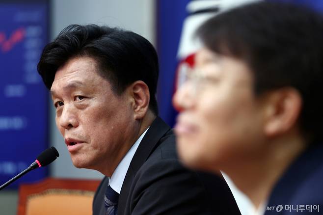 [서울=뉴시스] 고승민 기자 = 조승래 더불어민주당 사무총장이 15일 서울 여의도 국회에서 지방선거 관련 기자간담회를 하고 있다. 2026.05.15. kkssmm99@newsis.com /사진=고승민
