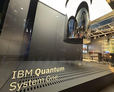 미국 뉴욕주 요크타운하이츠의 IBM 왓슨 연구소에 전시된 퀀텀컴퓨터 IBM 퀀텀 시스템 원, 연합뉴스