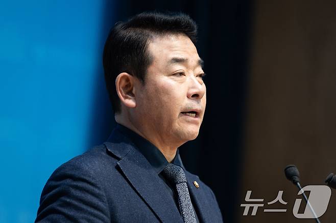 박정 더불어민주당 의원이 2일 서울 여의도 국회 소통관에서 원내대표 보궐선거 출마 기자회견을 하고 있다. 2026.1.2 ⓒ 뉴스1 유승관 기자