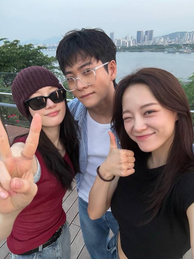 정채연, 강태오, 김세정(왼쪽부터) 사진 | 김세정 SNS