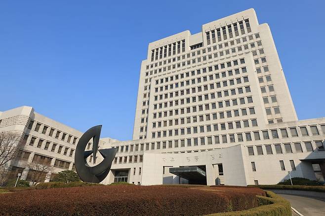 지난 3월 12일 전국 법원장들이 한자리에 모여 대책을 논의했다. 사진은 서울 서초구 대법원 청사 모습. 뉴스1