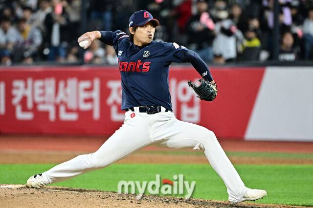 6일 경기도 수원 KT위즈파크에서 열린 '2026 신한 SOL BANK KBO리그' 롯데 자이언츠 와 KT 위즈 경기. 롯데 구승민이 9회말 마운드에 올라 힘차게 투구하고 있다./마이데일리