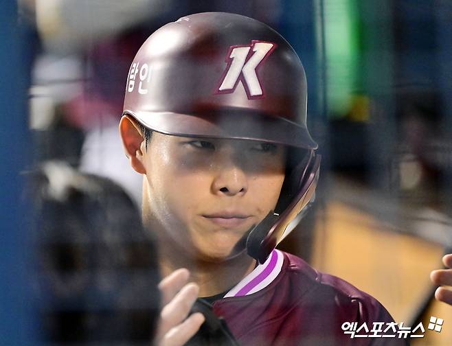 30일 오후 서울 송파구 잠실야구장에서 열린 '2025 신한 SOL Bank KBO리그' 키움 히어로즈와 LG 트윈스의 경기, 9회초 1사 2,3루 키움 박수종이 임지열의 1타점 희생플라이때 득점에 성공하고 있다. 엑스포츠뉴스 DB