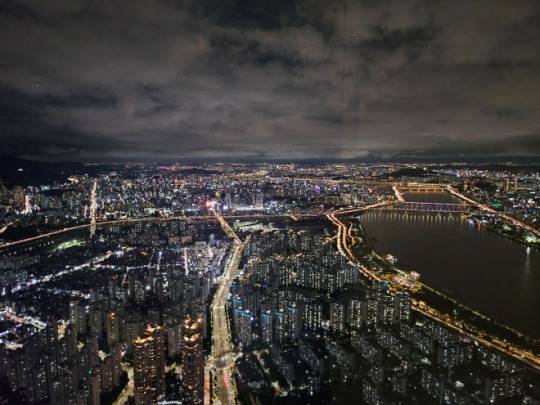 롯데타워에서 바라본 서울 아파트 전경./사진=한국금융DB