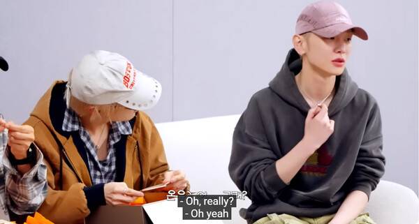 샤이니 키(오른쪽), 사진출처='18번째 생일을 축하해' 영상 캡처&nbsp;