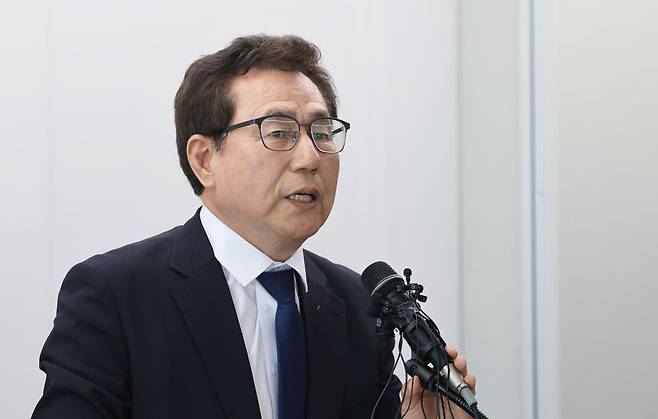 한만중 서울교육감 진보 진영 후보가 26일 서울 용산구 서울교육청에서 공약 발표를 하고 있다. 연합뉴스