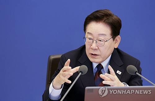 이재명 대통령, 국무회의 발언(서울=연합뉴스) 한상균 기자 = 이재명 대통령이 26일 청와대에서 열린 국무회의 겸 비상경제점검회의에서 발언하고 있다. 2026.5.26 [청와대통신사진기자단] xyz@yna.co.kr