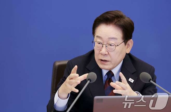 이재명 대통령이 26일 청와대에서 열린 제23회 국무회의 겸 제10차 비상경제점검회의에서 발언을 하고 있다. 2026.5.26 ⓒ 뉴스1 허경 기자