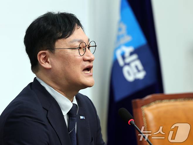 황명필 조국혁신당 울산시당위원장이 27일 오전 서울 여의도 국회에서 6·3 지방선거 울산시장 후보 단일화 관련 기자회견을 하고 있다. 2026.5.27 ⓒ 뉴스1 황기선 기자