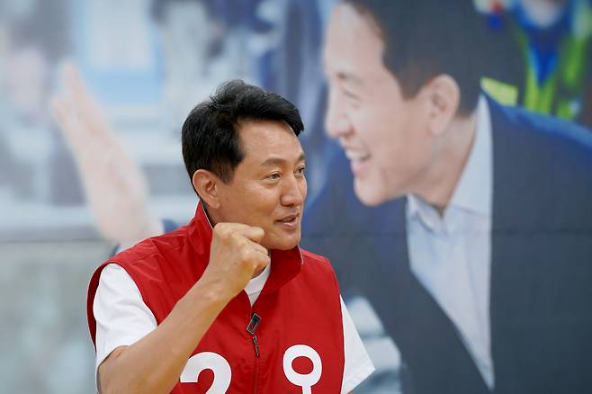 6·3 지방선거 국민의힘 서울시장 후보로 출마한 오세훈 후보가 26일 “오직 서울만을 위해 일할 수 있는 사람”이라고 소개하고 있다. 오세훈 후보 캠프 제공
