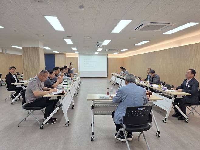 양평군 '7차 공설장사시설 건립추진위원회'가 양평군보건소 대회의실에서 개최되고 있다. 사진=양평군청