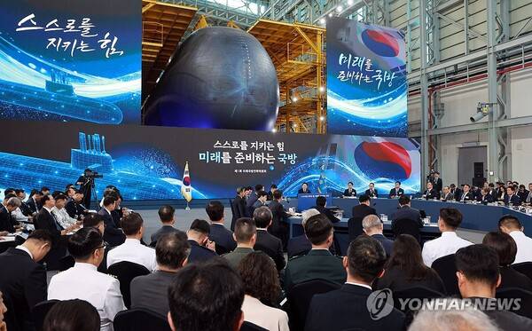 지난 26일 이재명 대통령은 경남 창원시에서 제1회 미래 국방 전략위원회를 주재했다. 연합뉴스