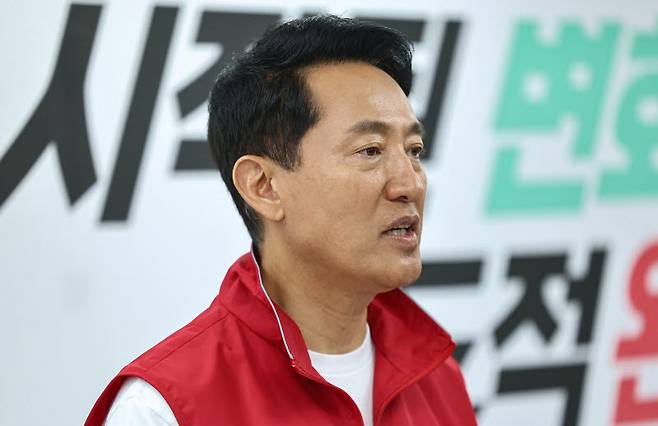 오세훈 국민의힘 서울시장 후보가 29일 서울 종로구에 마련된 자신의 선거사무소에서 현안 관련 기자회견을 하고 있다.(사진 = 연합뉴스)