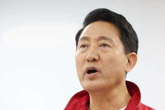 국민의힘 오세훈 서울시장 후보가 29일 서울 대왕빌딩에서 기자회견을 열고 서소문고가 붕괴사고 관련 서울시 압수수색에 대한 입장을 말하고 있다. 〈사진=연합뉴스〉