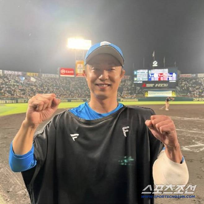 니혼햄 좌완 시마모토는 28일 친정팀 한신과 원정경기에 8회 등판해 삼자범퇴로 이닝을 끝냈다. 한신 팬들은 상대팀으로 만난 시마모토를 따뜻하게 맞았다. 사진출처=니혼햄 파이터스 SNS