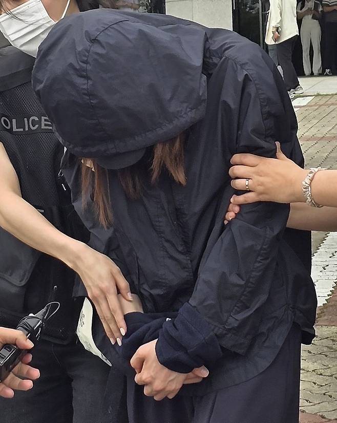 경북 안동의 한 고등학교에 몰래 들어가 시험지를 훔친 학부모 A 씨[연합]