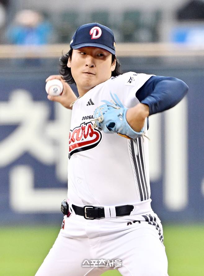 두산 곽빈이 28일 잠실구장에서 열린 2026 KBO리그 삼성과의 경기에 선발 등판해 힘차게 공을 던지고 있다. 잠실 | 박진업 기자 upandup@sportsseoul.com