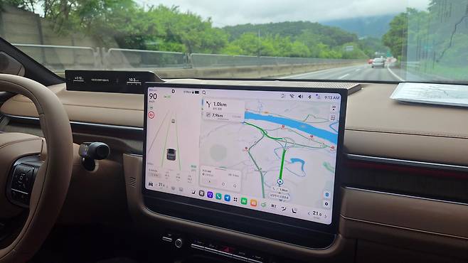 지난 28일 서울 강동구에서 강원 춘천시까지 약 70km 거리에서 현대차의 '더 뉴 그랜저'를 왕복 시승했다. 사진은 내부 모습. /조재현 기자