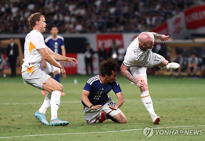 일본과 아이슬란드의 경기 장면 [로이터=연합뉴스]