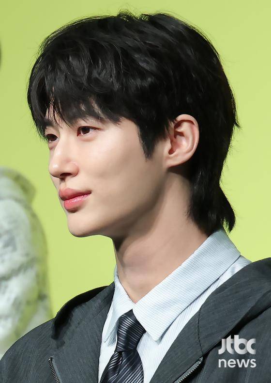 19일 오전 서울 종로구 jw 메리어트 호텔에서 넷플릭스 새 예능 프로그램 '유재석 캠프' 제작발표회가 열렸다. 정효민, 이소민, 황윤서 PD, 유재석, 이광수, 변우석, 지예은이 참석했다. 박세완 엔터뉴스팀 기자 park.sewan@jtbc.co.kr