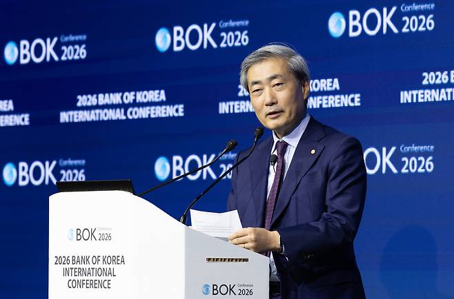 신현송 한국은행 총재가 1일 오전 서울 중구 한국은행에서 ‘중앙은행, 그리고 화폐의 미래’를 주제로 열린 2026년 BOK 국제컨퍼런스에서 개회사를 하고 있다. 윤창빈 기자