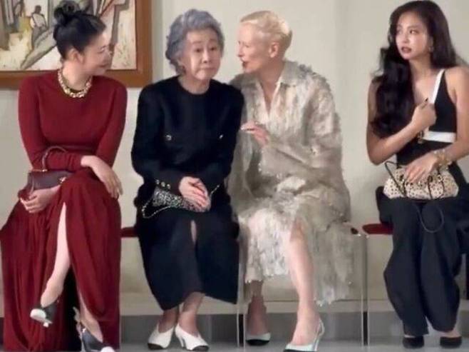 왼쪽부터 배우 김고은, 윤여정, 틸다 스위튼, 제니. 사회관계망서비스(SNS) 캡처