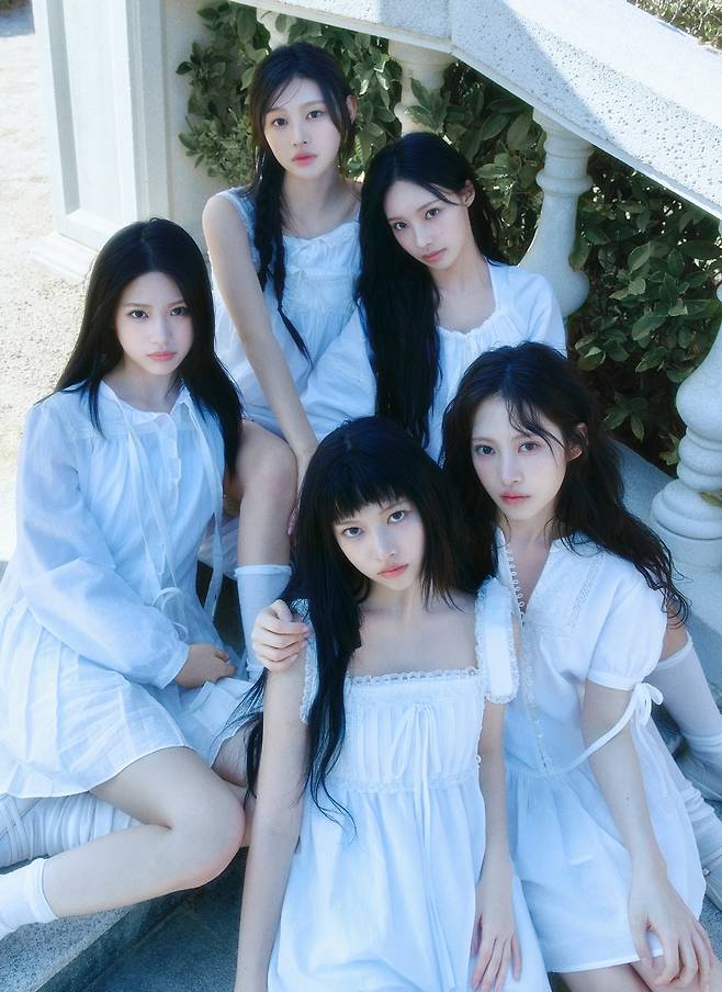 리센느 제나, 미나미, 원이, 리브, 메이(왼쪽부터 시계방향) /사진=더뮤즈엔터테인먼트