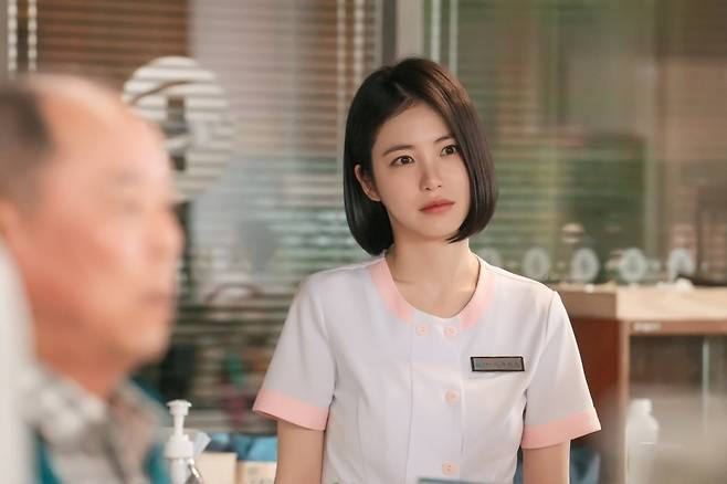 '닥터 섬보이' 이재욱과 신예은이 응급 상황을 마주한다./사진제공=ENA