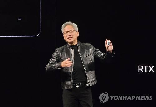 GTC 타이베이 기조연설에서 발언하는 젠슨 황 엔비디아 CEO[출처: 연합뉴스 자료사진]
