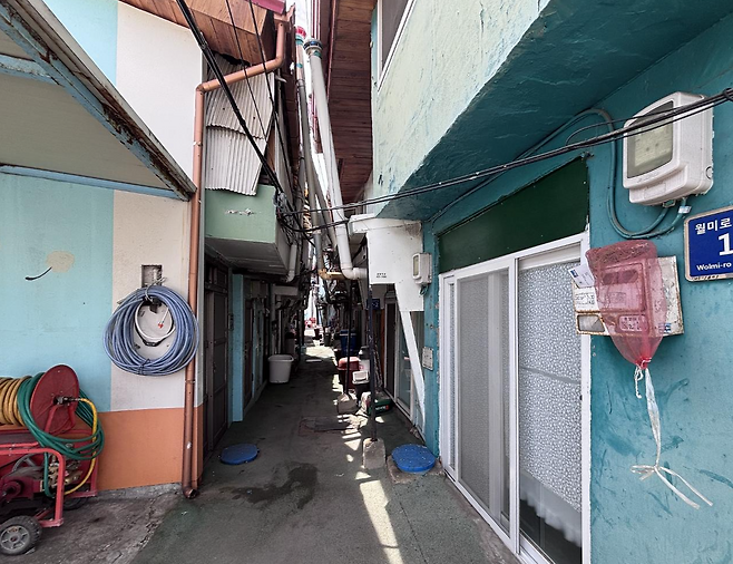 지난달 18일 인천 중구 북성동1가 쪽방촌 모습. 이환직 기자