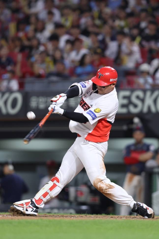 KIA 한준수가 2일 광주 롯데전에서 안타를 쳤다. /사진=KIA 타이거즈 제공
