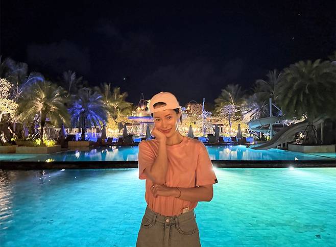 Actress Lim Ji-yeon shared an update from Bali, Indonesia.On March 3, the actress posted several photos on her social media with the short caption, Bali.The actress recently shot a photo shoot for a fashion magazine in Bali.In the photos, the actress shows off her natural beauty in Balis exotic resorts and outdoor pools.The actress wears a variety of outfits, from colorful swimwear to relaxed vacation styling, and is all smiles. In particular, she is seen relaxing in a place with a view of the blue sea and an aquarium.Meanwhile, Lim Ji Yeon is currently acting in the SBS Friday drama Wonderful New World, playing the role of unknown actress Shin Seo Ri.