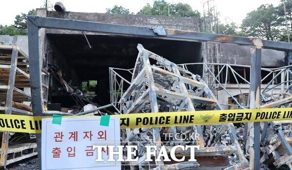1일 폭발 사고가 발생한 대전 유성구 한화에어로스페이스 대전사업장이 통제되고 있다. /뉴시스