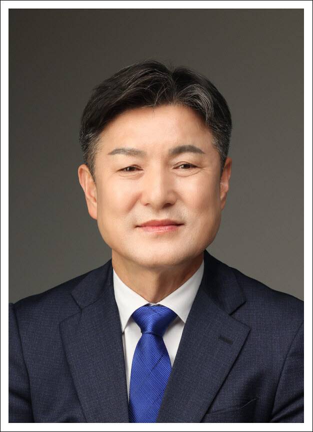 김동욱 더불어민주당 서울 도봉구청장 당선인(사진=뉴스1, 중앙선관위 제공)