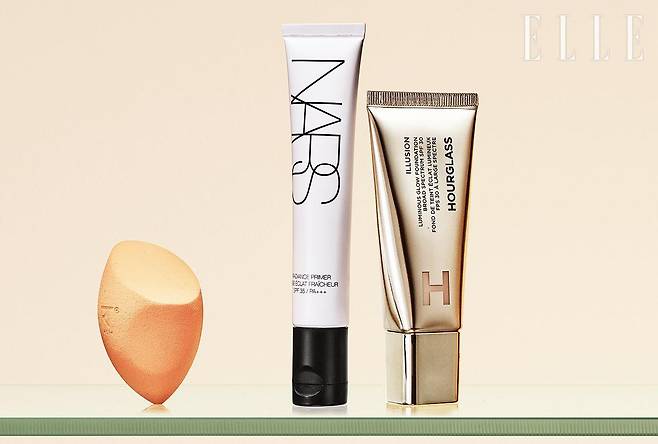 미라클 컴플렉션 스펀지, 2ea 1만6천9백원, Real Techniques. 래디언스 프라이머 SPF 35/PA⁺⁺⁺, 5만8천원대, Nars. 일루션 루미너스 글로우 파운데이션, 1.5, 9만3천원, Hourglass.