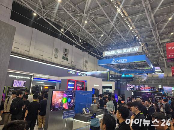 컴퓨텍스 2026 삼성디스플레이 전시장. [사진=황세웅 기자]